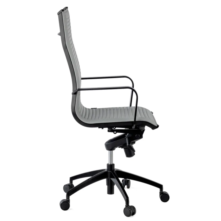 Poltrona da ufficio design Brenton, schienale alto, struttura nera, ecopelle
