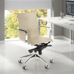 Poltrona ufficio design Brenton, telaio in acciaio, schienale basso