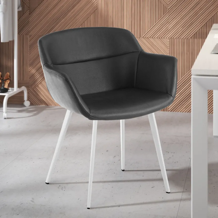 Poltroncina ufficio Ores, Gambe nere, Confortevole, Pelle