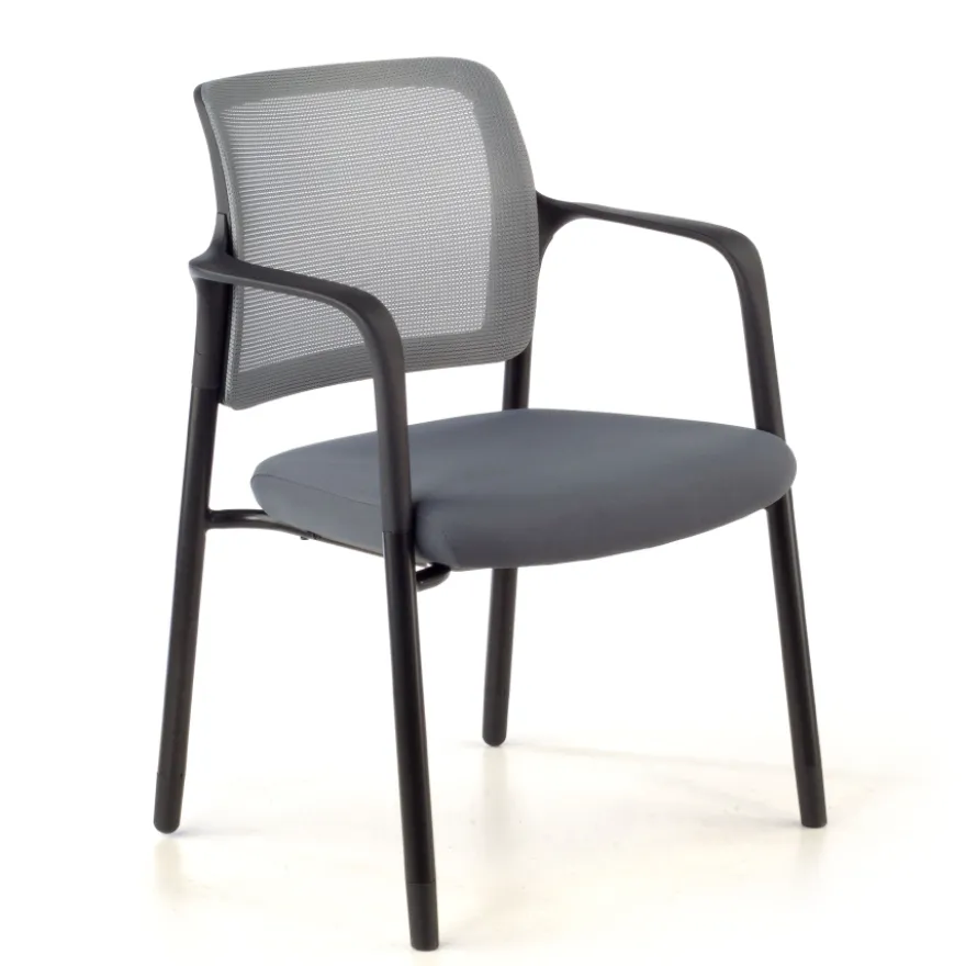 Sedia Conferenza Hermes con braccioli, base a 4 gambe, seduta ampia, schienale in rete