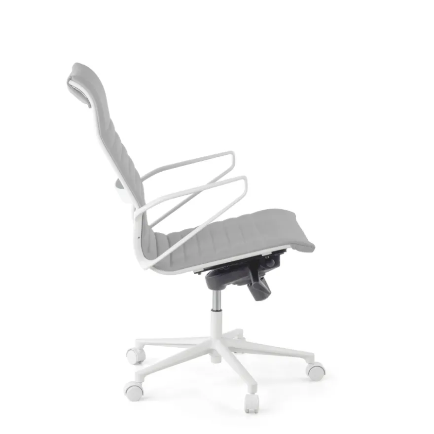 Sedia da ufficio design Cagliari, struttura bianca, schienale alto, ecopelle