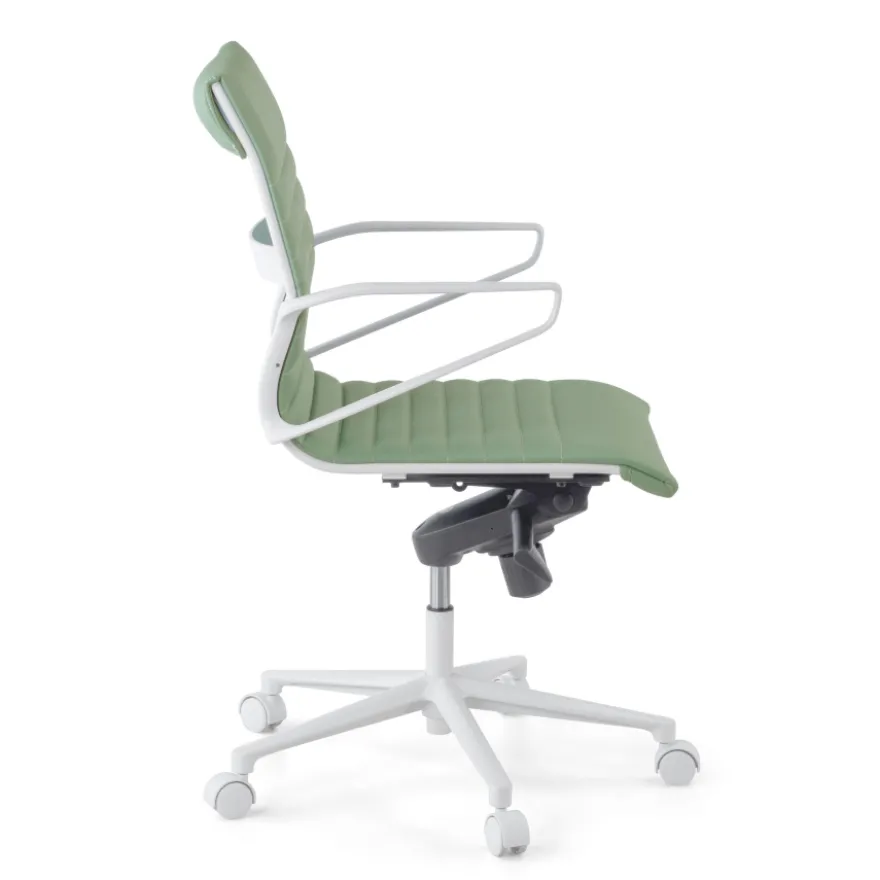 Sedia da ufficio Design Cagliari, struttura bianca, schienale basso, ecopelle