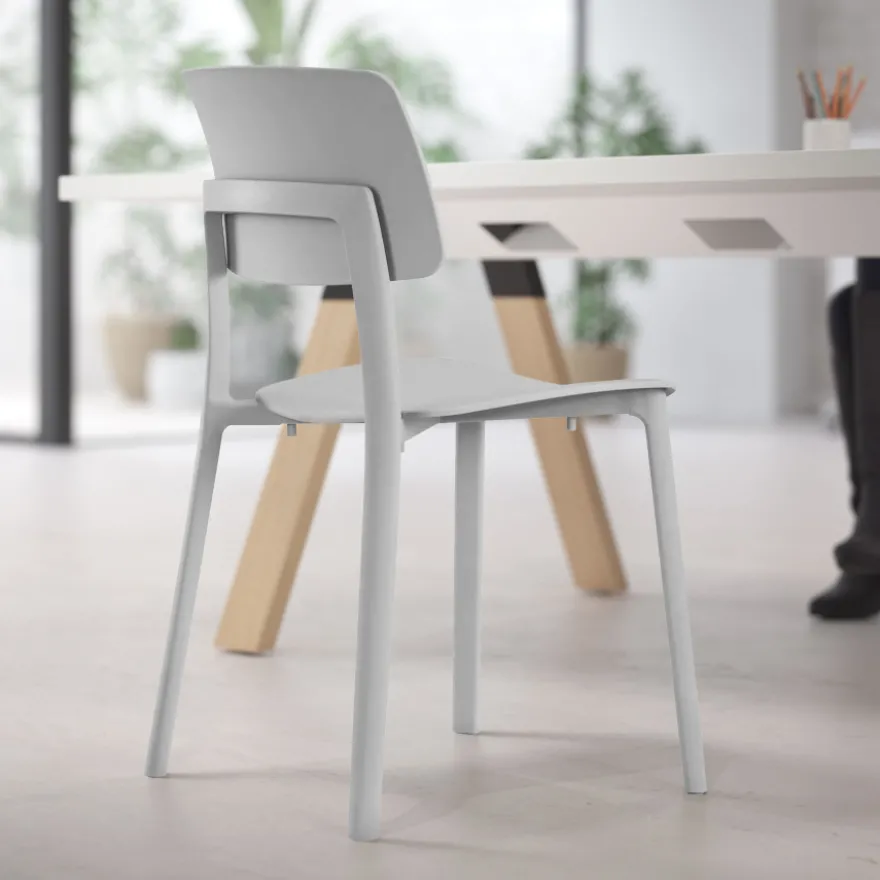 Sedia Sala d'Attesa Etna, design minimalista e impilabile