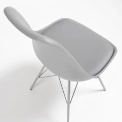 Sedia scandinava Norway, design, gambe in metallo