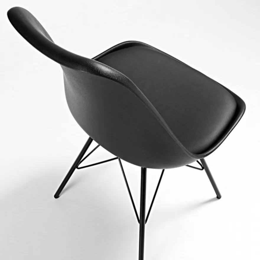 Sedia scandinava Norway, design, gambe in metallo